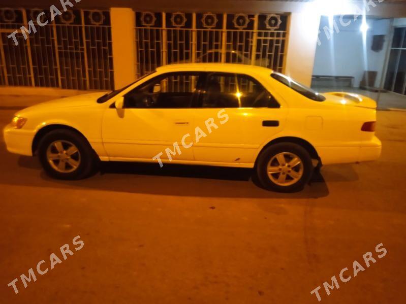 Toyota Camry 1998 - 100 000 TMT - Акдепе - img 6