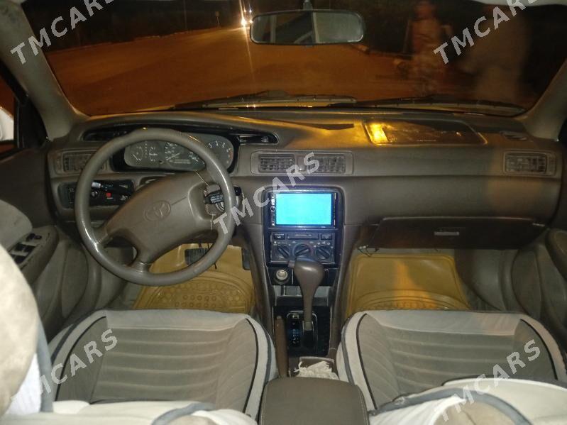 Toyota Camry 1998 - 100 000 TMT - Акдепе - img 7