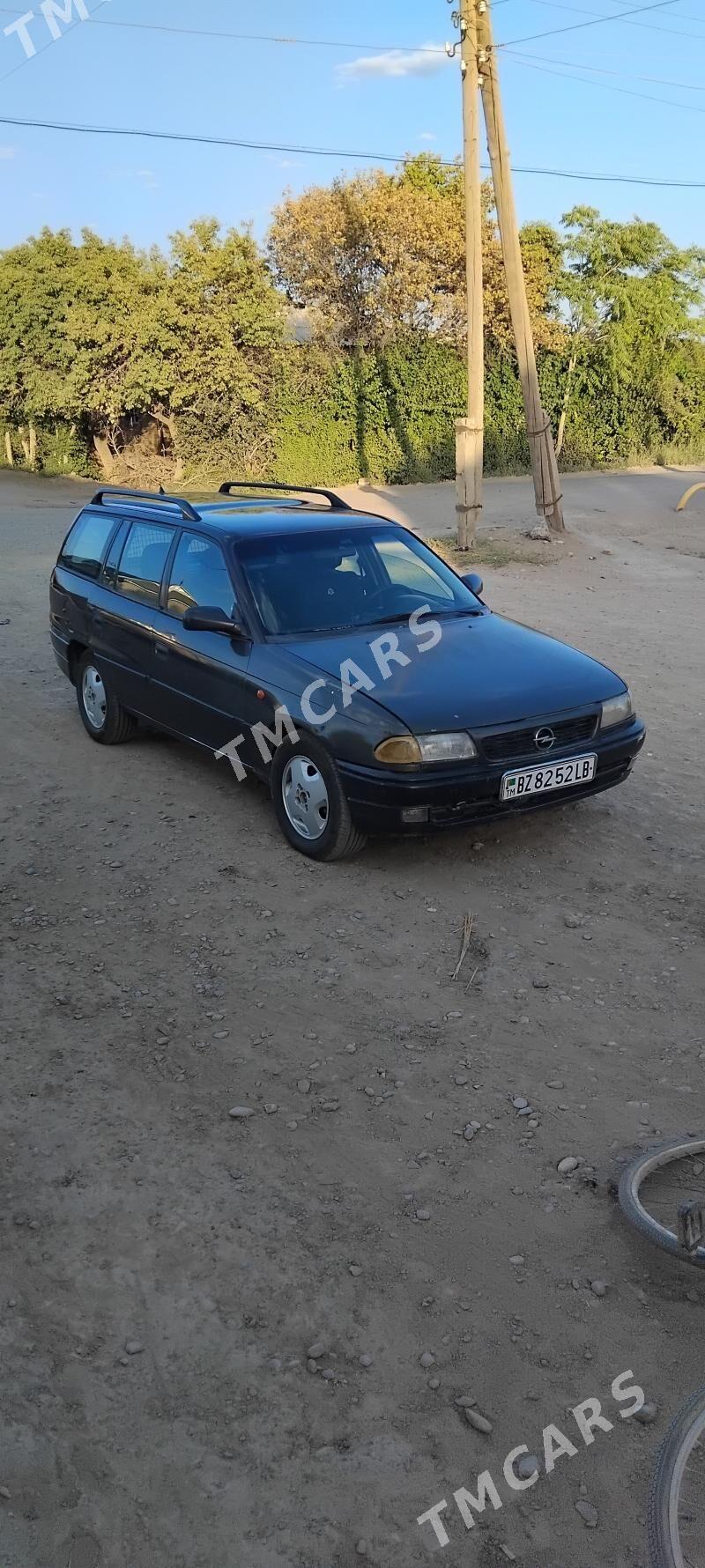 Opel Astra 1996 - 40 000 TMT - Дянев - img 2