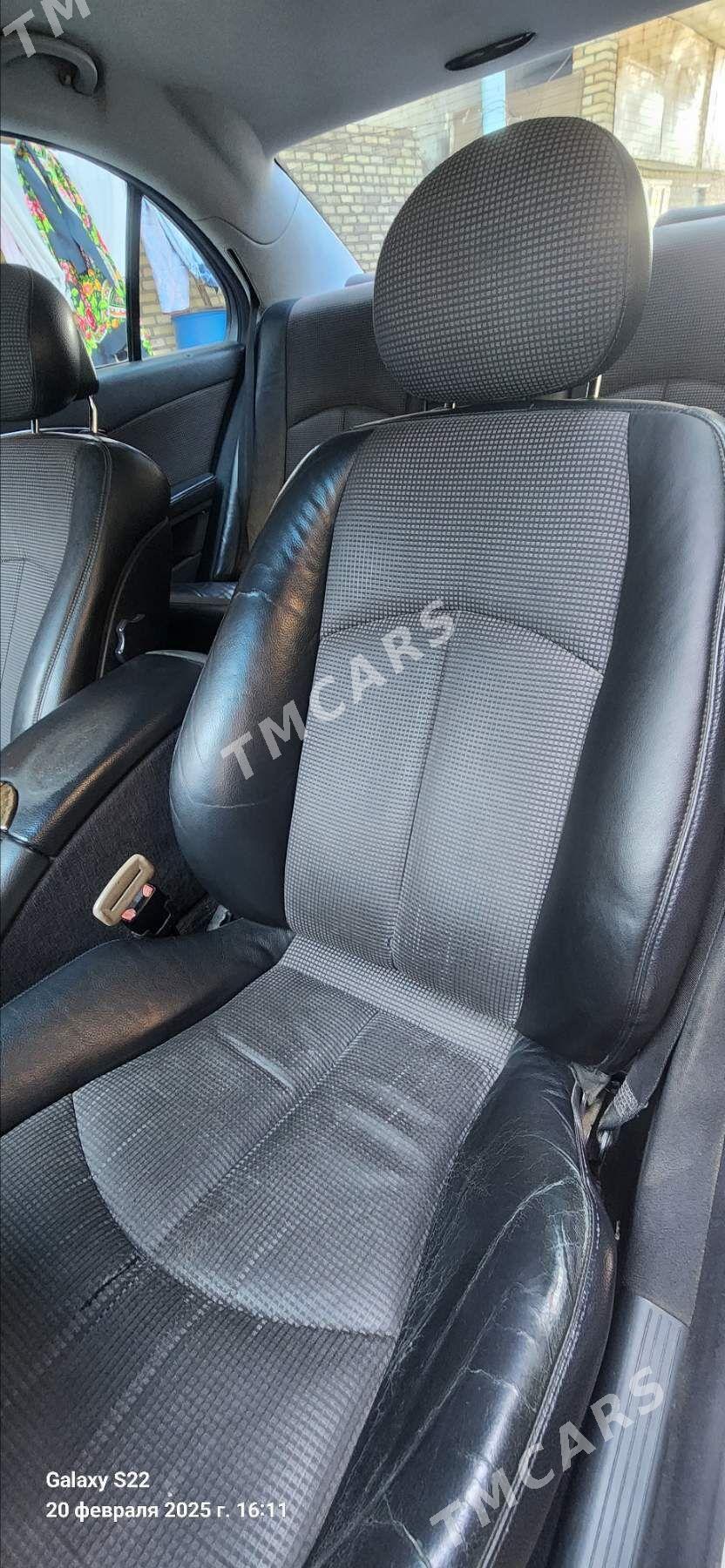 Mercedes-Benz E320 2003 - 150 000 TMT - Байрамали - img 3