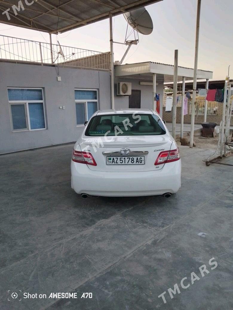 Toyota Camry 2011 - 180 000 TMT - Garadamak - img 2