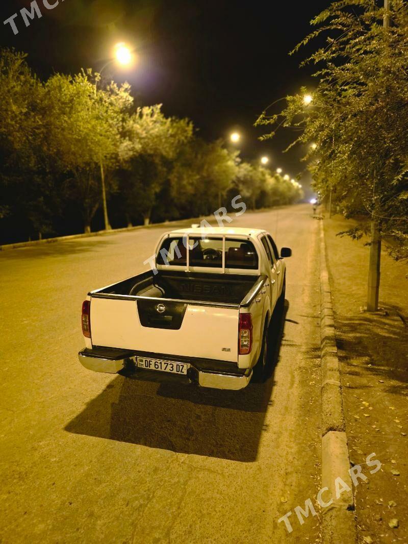Nissan Navara 2012 - 145 000 TMT - Дашогуз - img 3