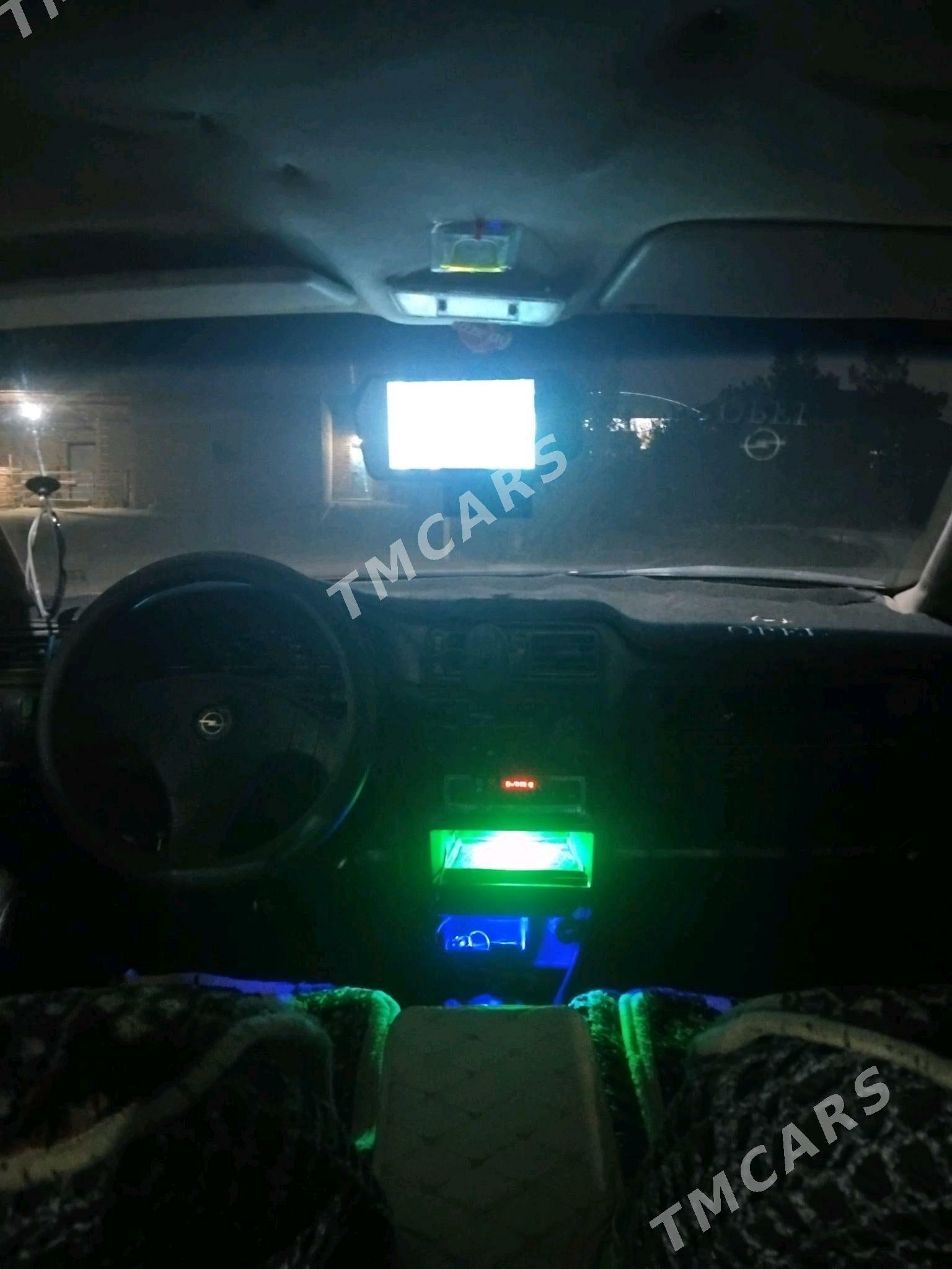 Opel Vectra 1990 - 28 000 TMT - Murgap - img 2