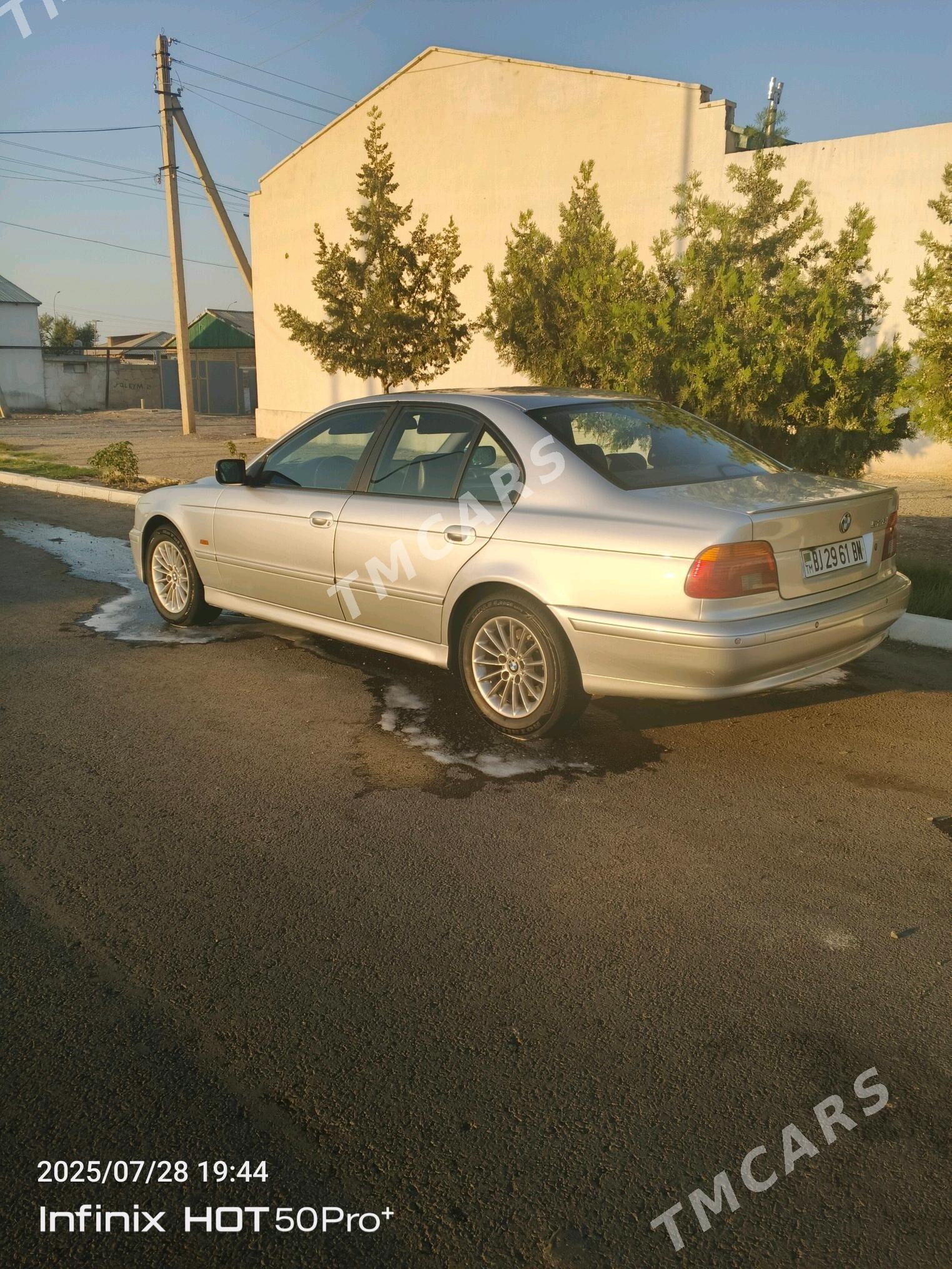 BMW E39 1999 - 130 000 TMT - Gyzylarbat - img 2