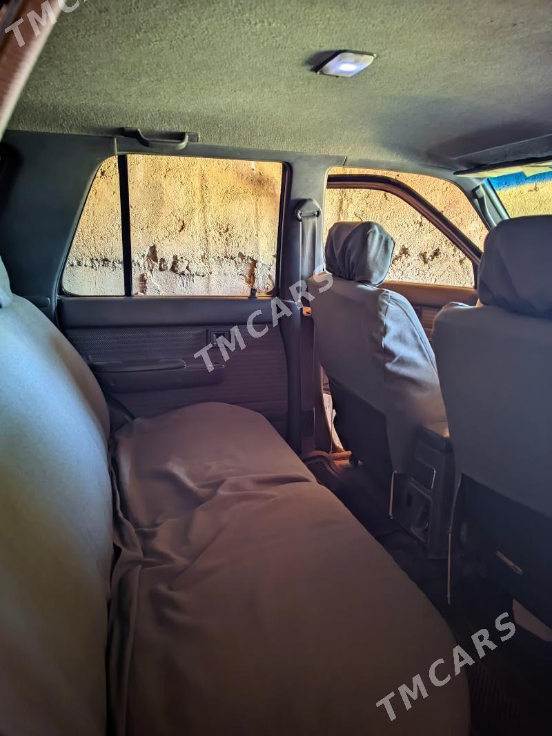 Toyota 4Runner 1994 - 40 000 TMT - Гумдаг - img 1
