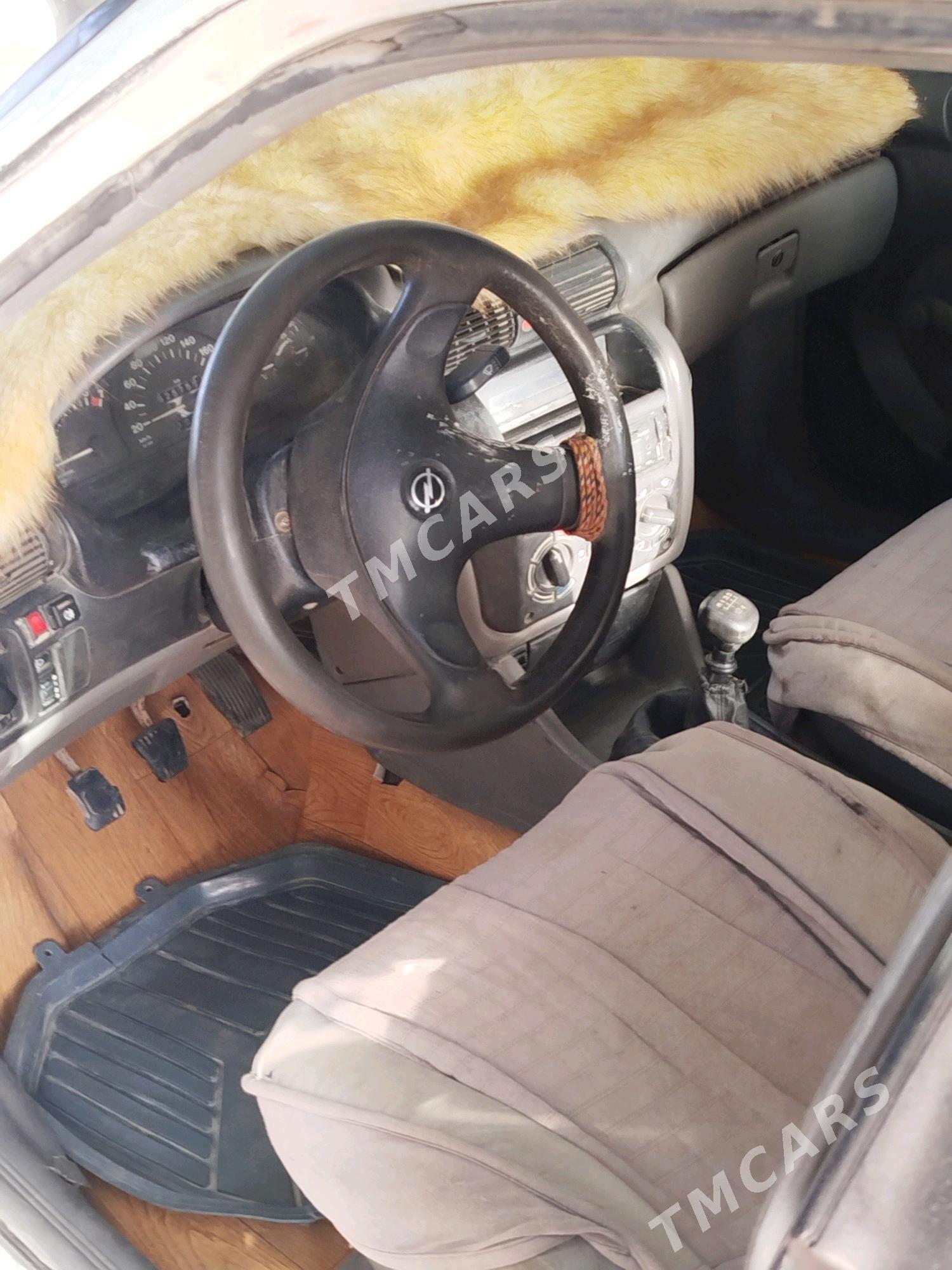 Opel Astra 1992 - 28 000 TMT - Şabat etr. - img 1