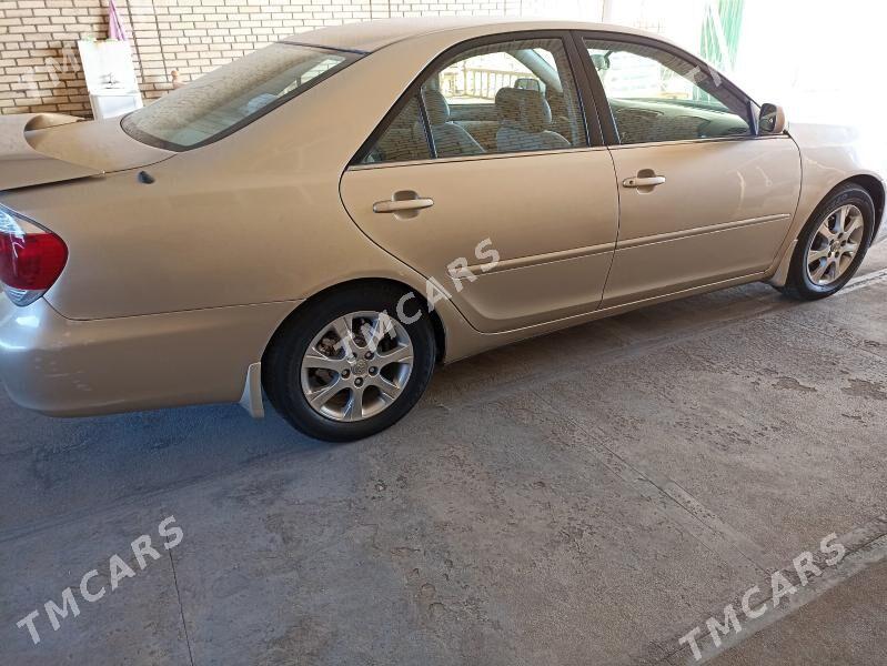 Toyota Camry 2004 - 135 000 TMT - Мары - img 4