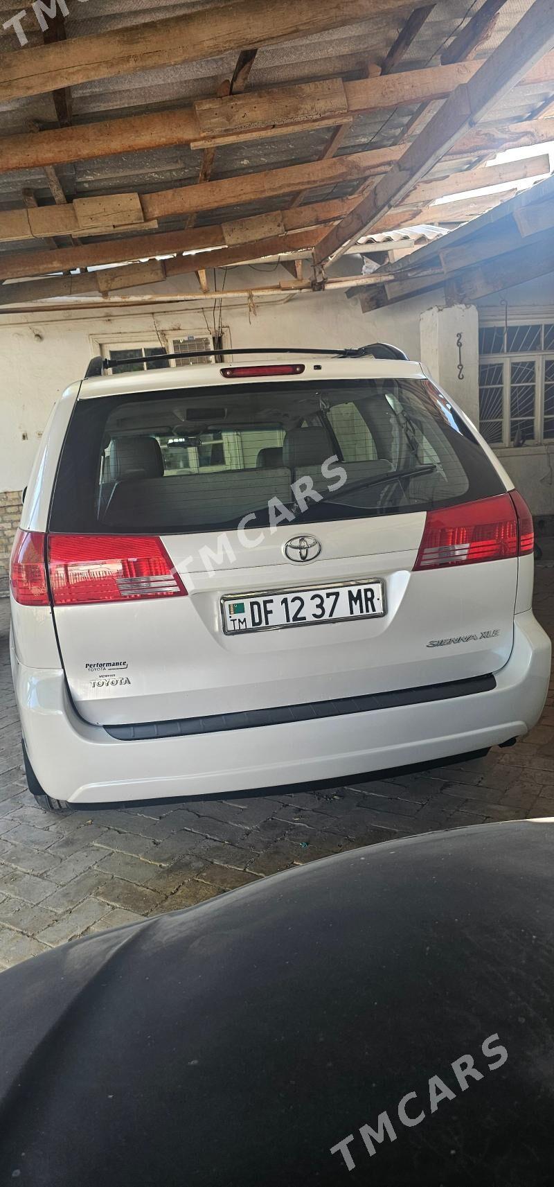 Toyota Sienna 2004 - 250 000 TMT - Ёлётен - img 3