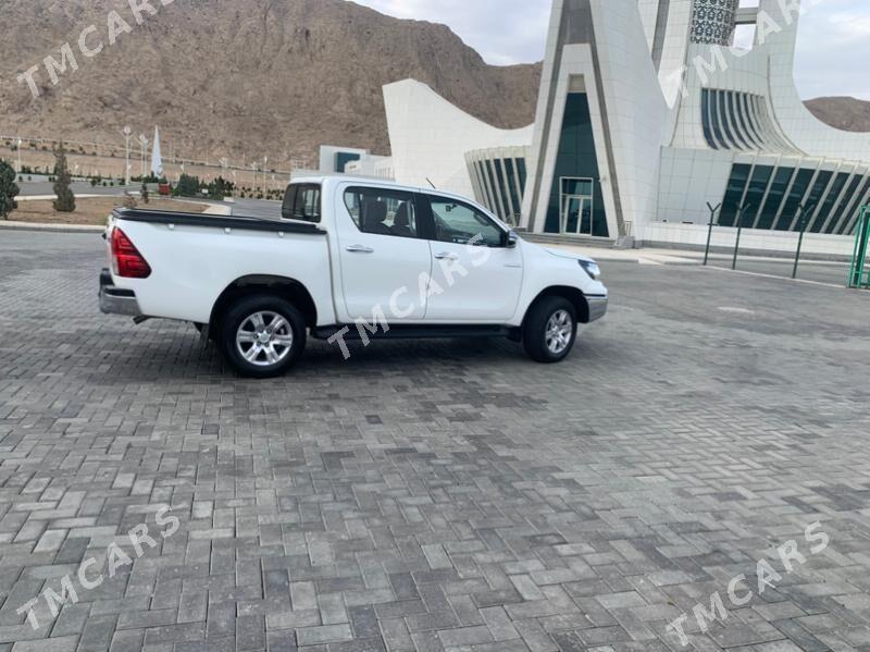 Toyota Hilux 2017 - 460 000 TMT - Туркменбаши - img 9
