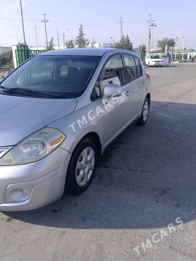 Nissan Versa 2010 - 120 000 TMT - Кака - img 2