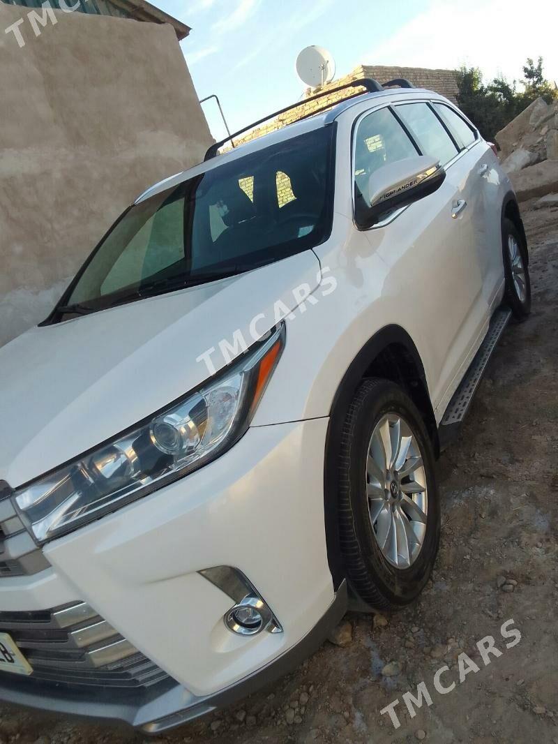 Toyota Highlander 2018 - 420 000 TMT - Дянев - img 2