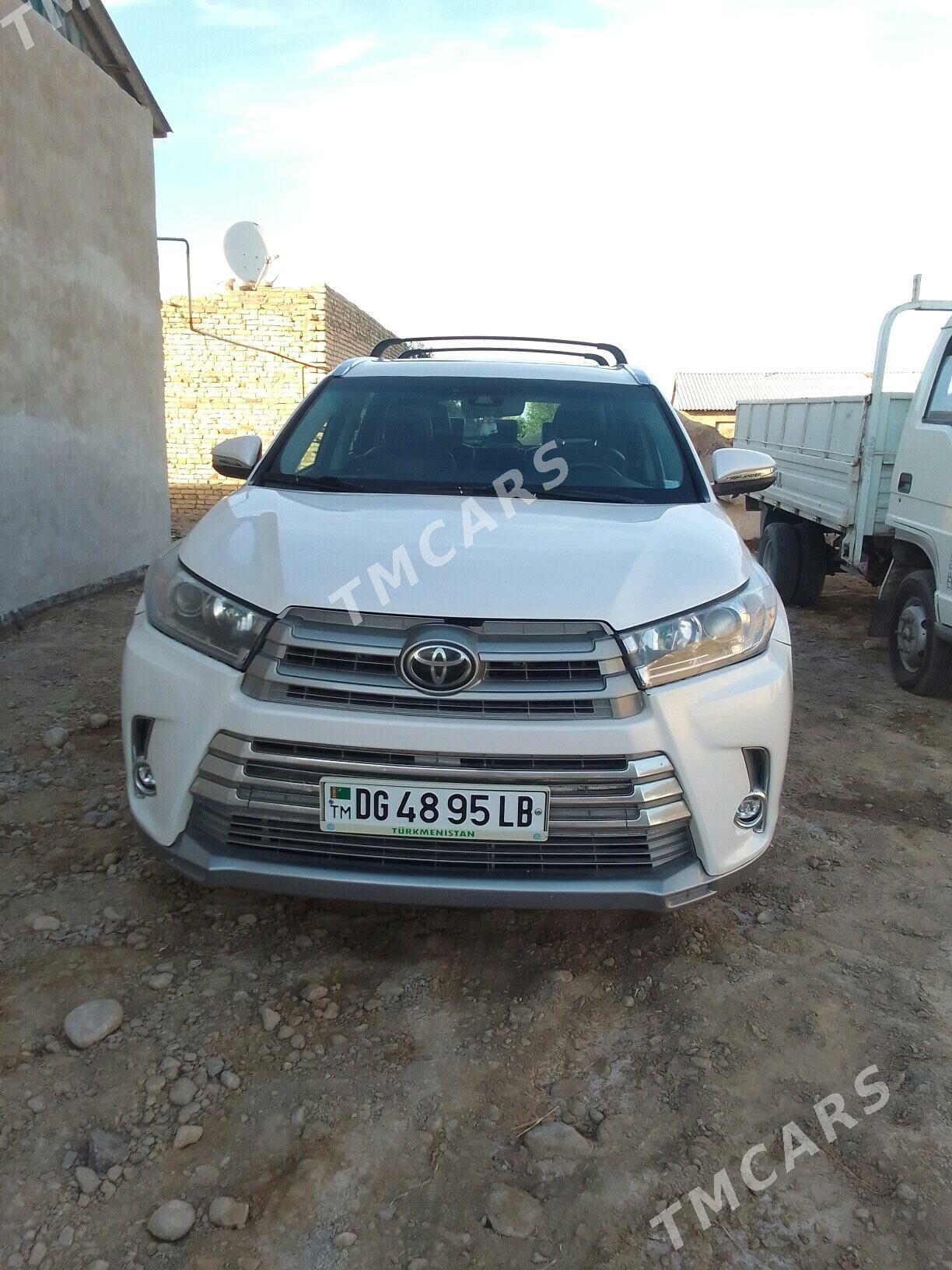 Toyota Highlander 2018 - 420 000 TMT - Дянев - img 5