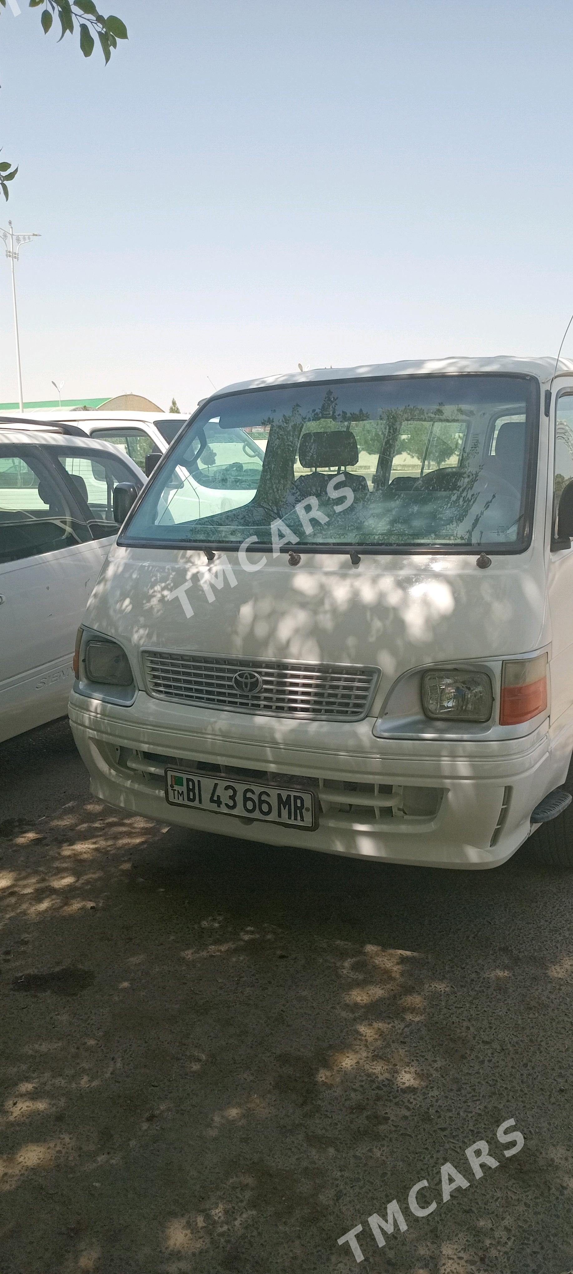Toyota Hiace 2003 - 110 000 TMT - Мары - img 2