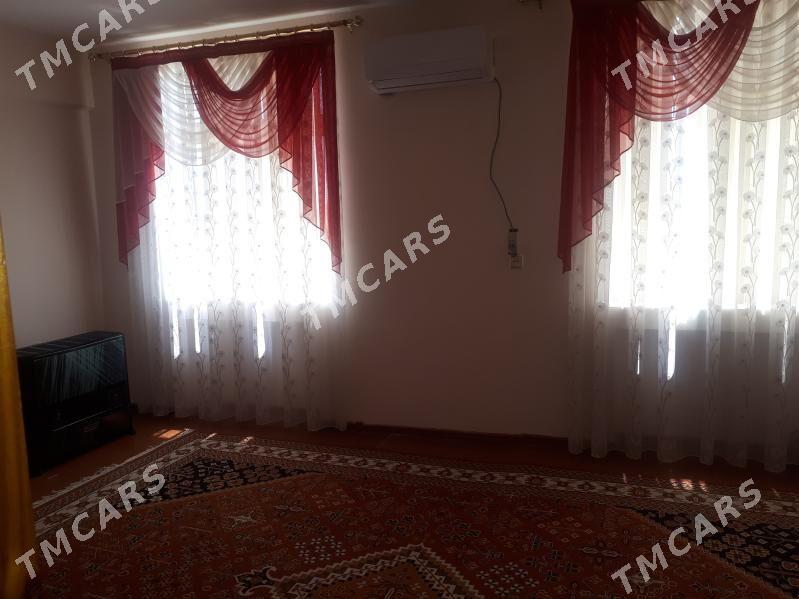 квартира 210 квартале - Балканабат - img 5