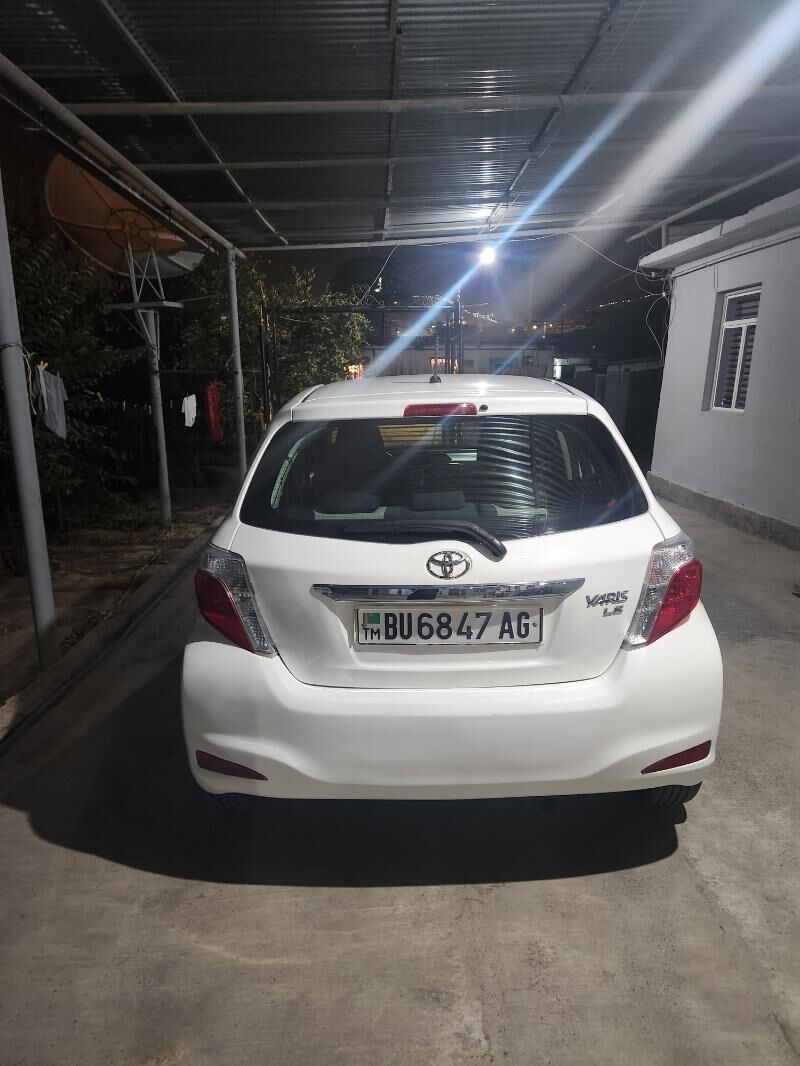Toyota Yaris 2013 - 140 000 TMT - Бекреве - img 2