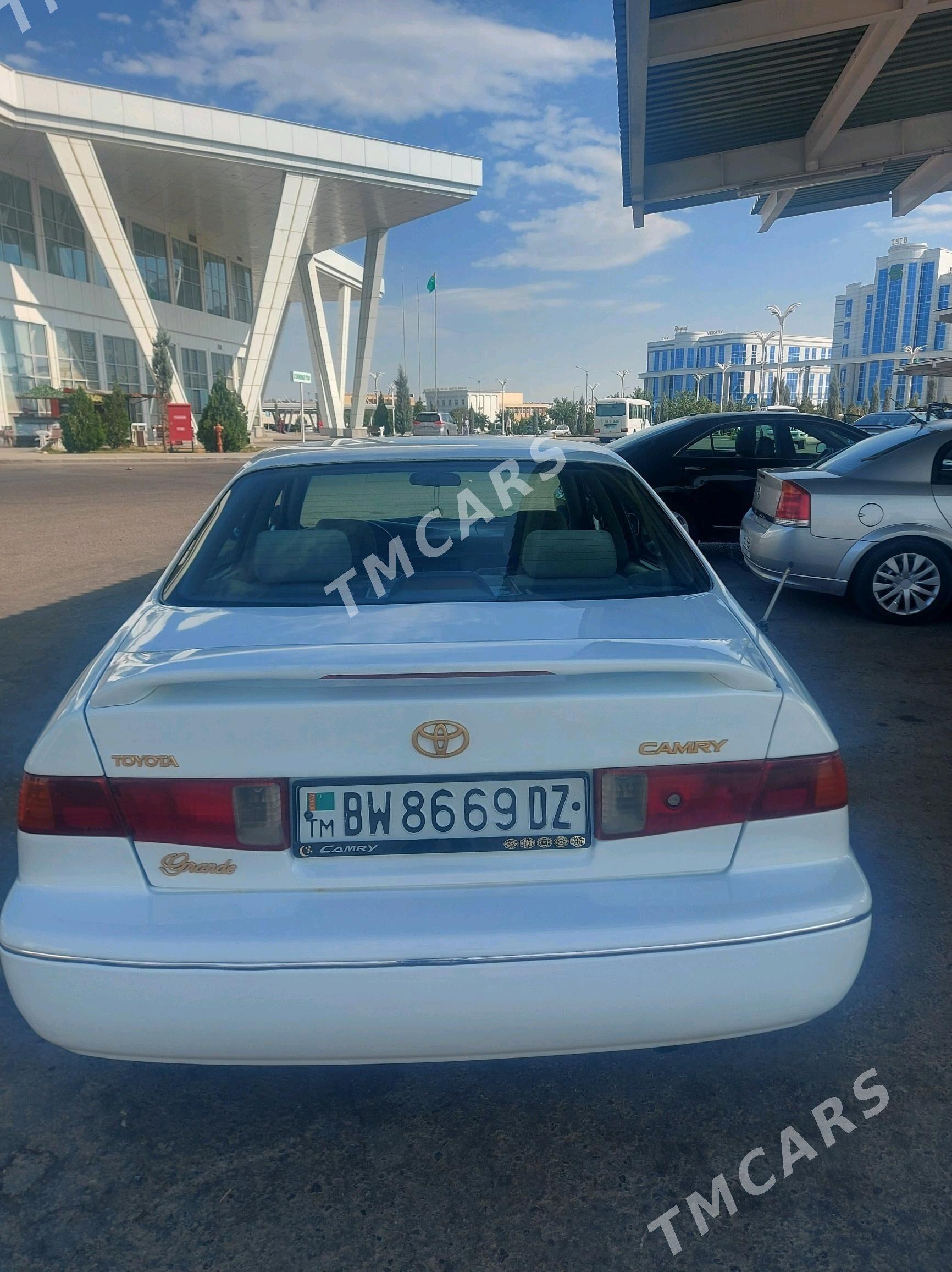 Toyota Camry 1997 - 110 000 TMT - Дашогуз - img 4