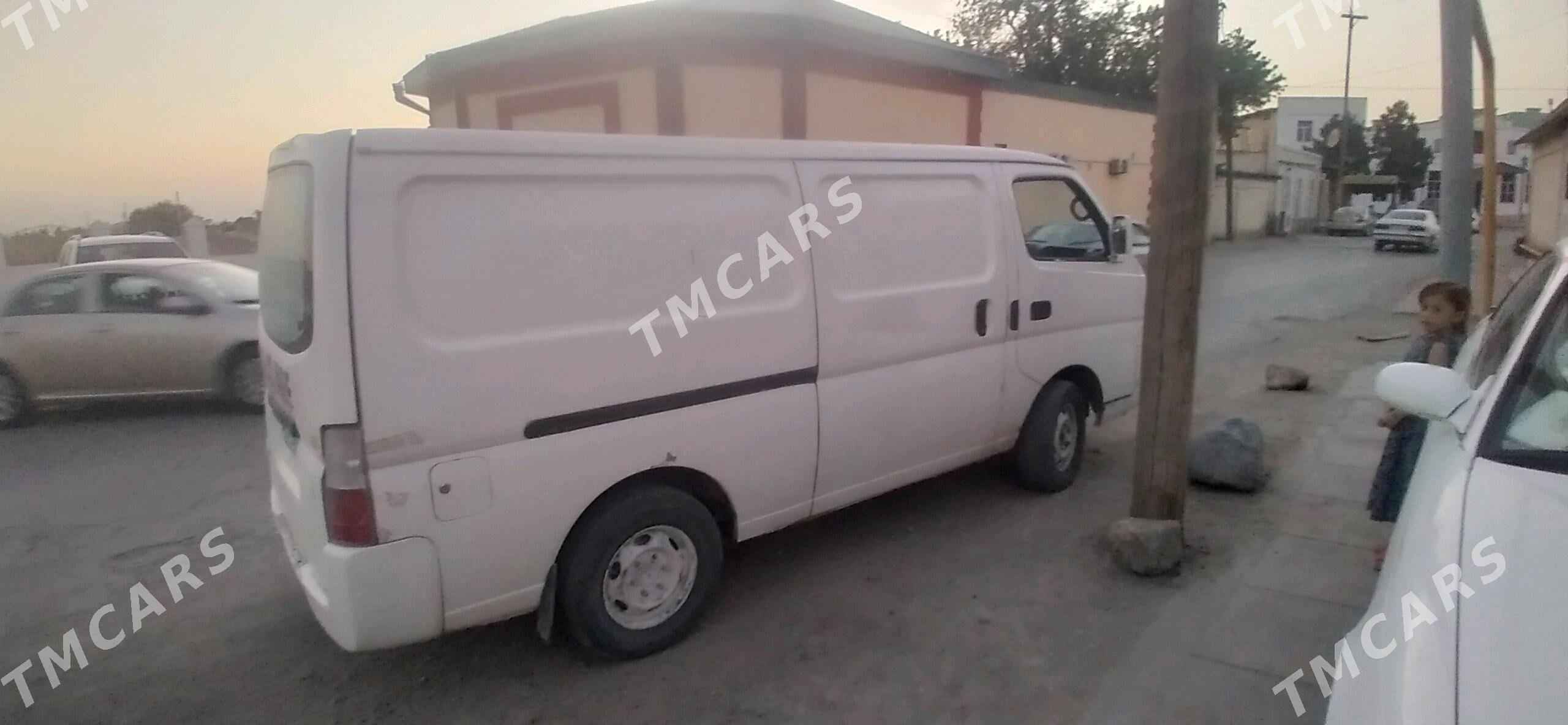 Toyota Hiace 2004 - 120 000 TMT - Керки - img 2
