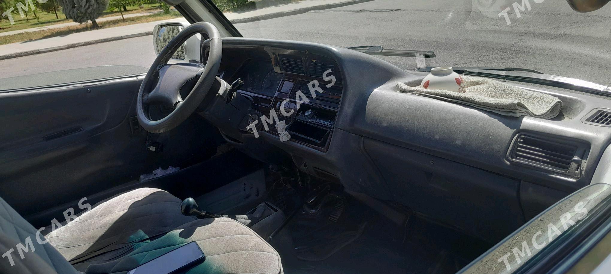 Toyota Hiace 2009 - 65 000 TMT - Mary - img 6