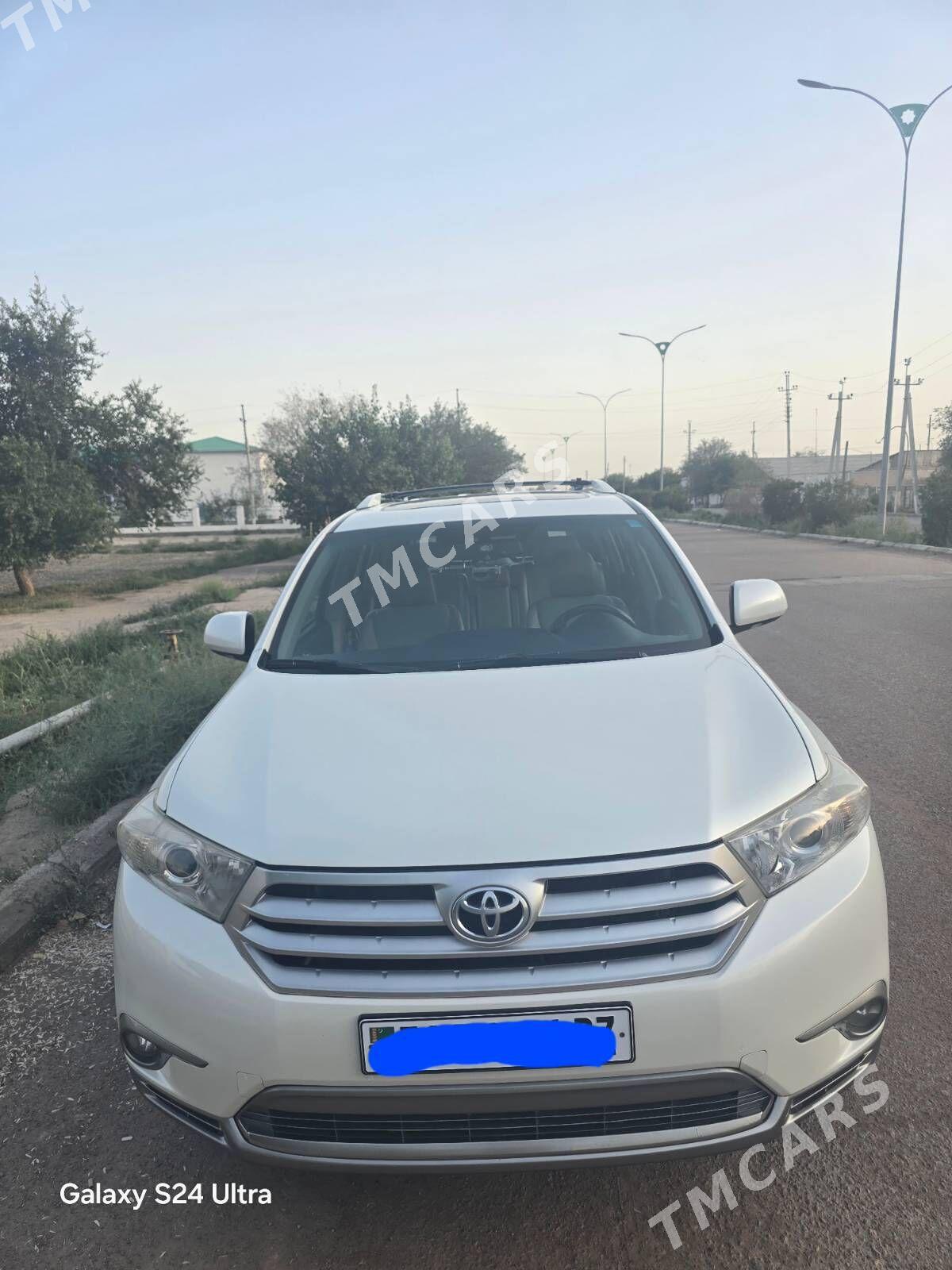 Toyota Highlander 2012 - 345 000 TMT - Köneürgenç - img 6