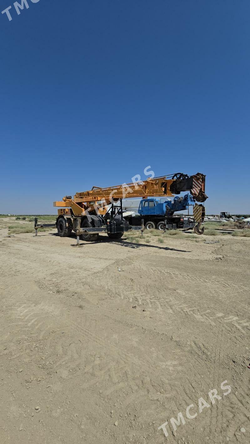 Liebherr LTF 2007 - 600 000 TMT - Яшлык - img 6