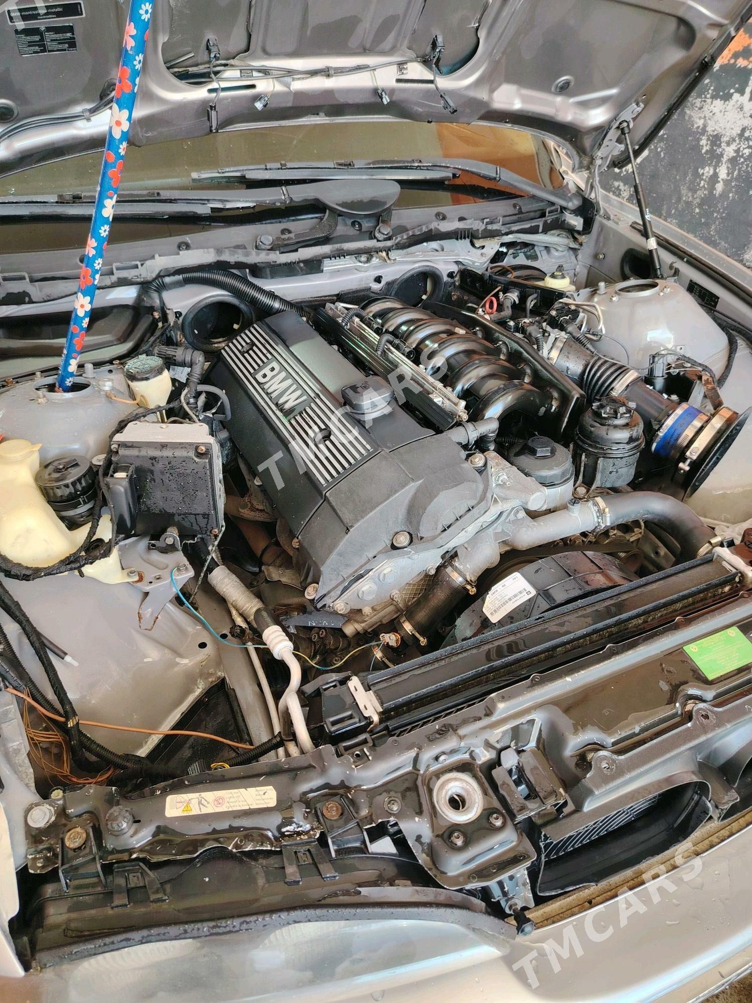 BMW E39 1997 - 85 000 TMT - Aşgabat - img 3