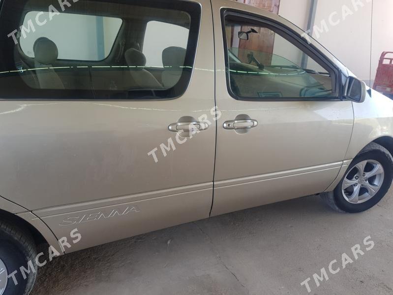 Toyota Sienna 2002 - 160 000 TMT - Акдепе - img 2