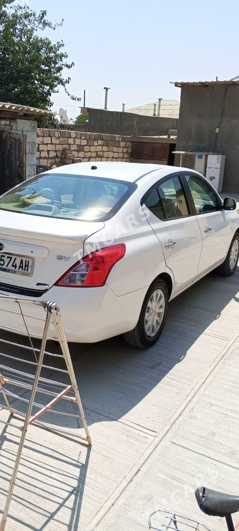 Nissan Versa 2012 - 100 000 TMT - Ak bugdaý etraby - img 3