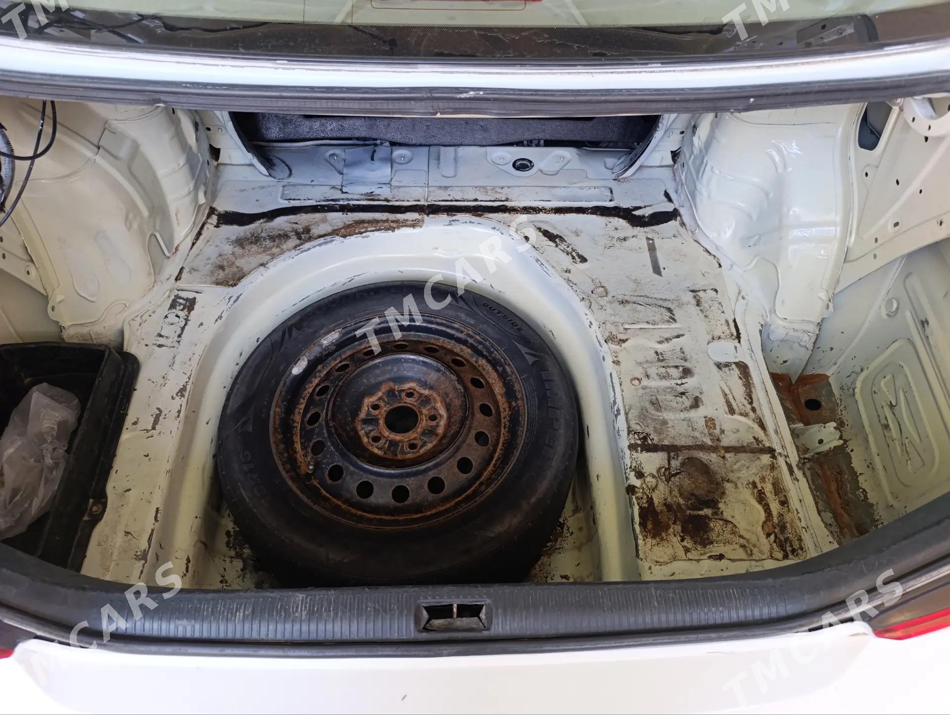 Toyota Camry 2002 - 129 000 TMT - Бедев - img 9
