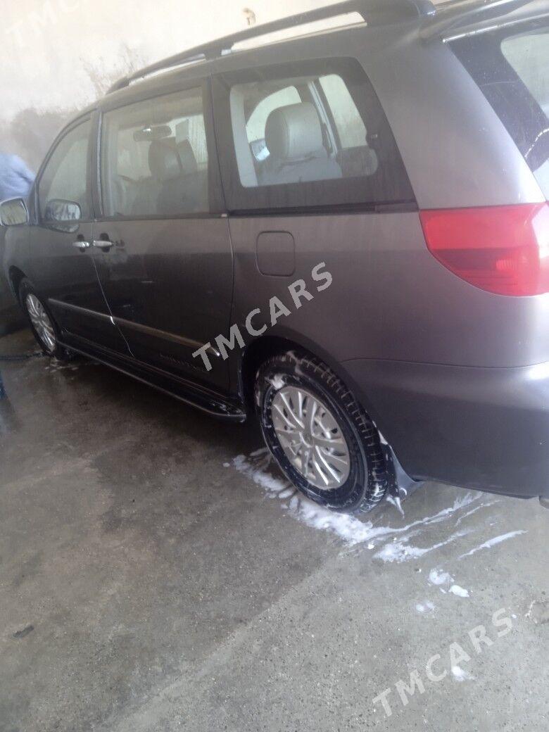 Toyota Sienna 2004 - 225 000 TMT - Ёлётен - img 2