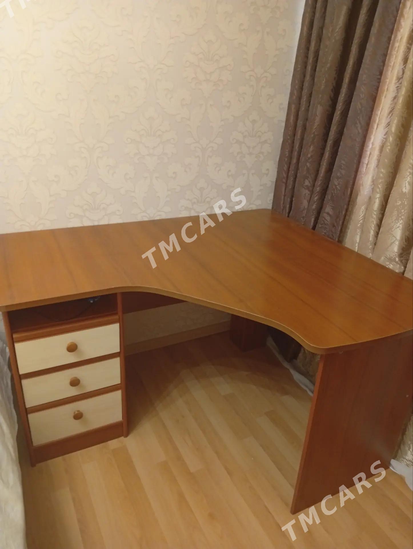 Угловой  письменный стол. - Aşgabat - img 2