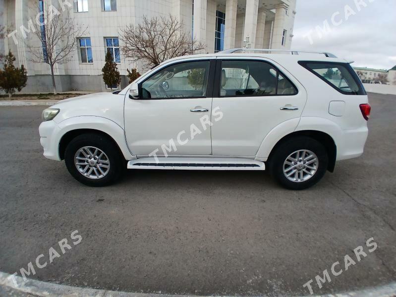 Toyota Fortuner 2013 - 300 000 TMT - Türkmenbaşy - img 3