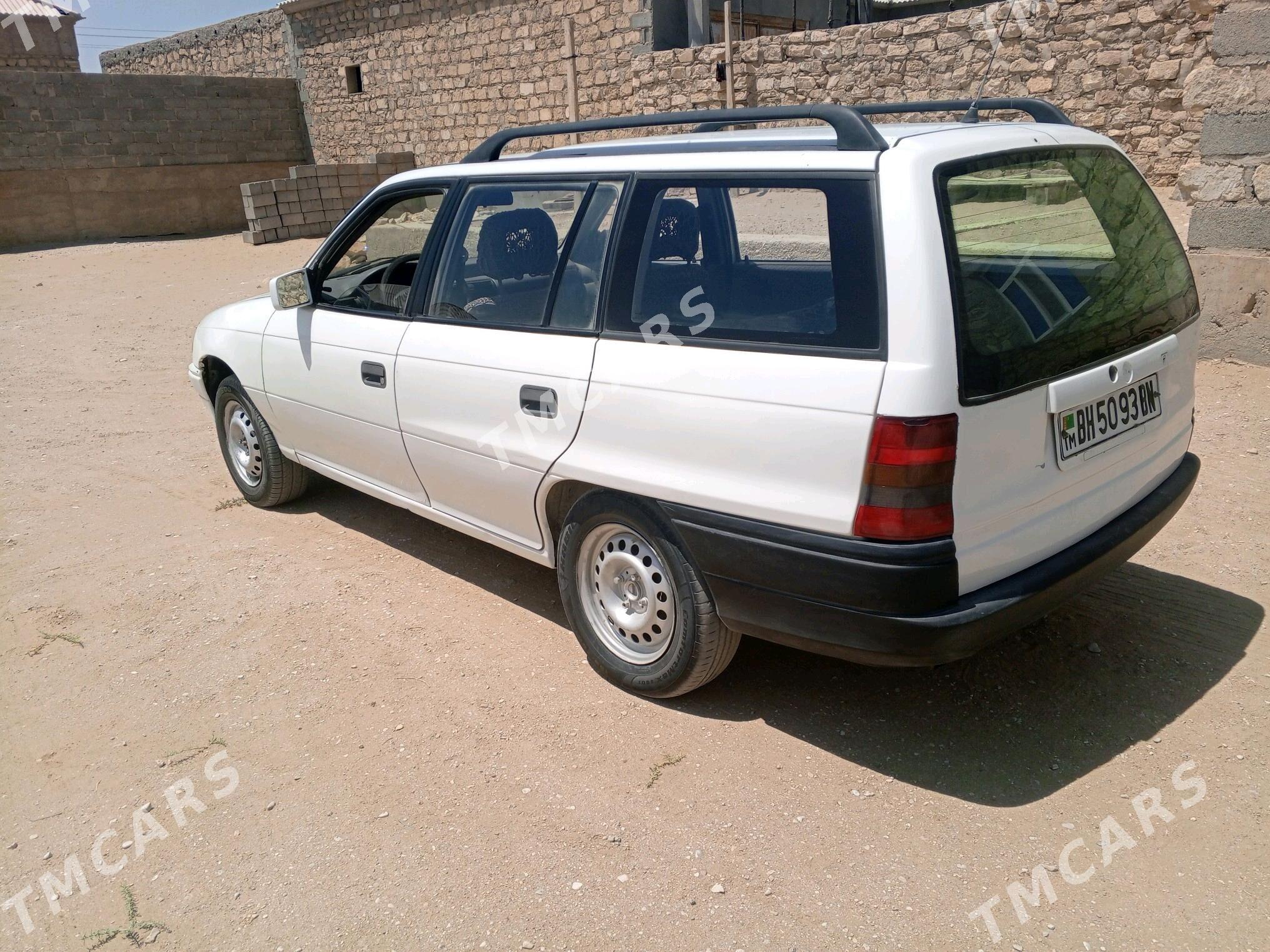 Opel Astra 1994 - 23 000 TMT - Гумдаг - img 4