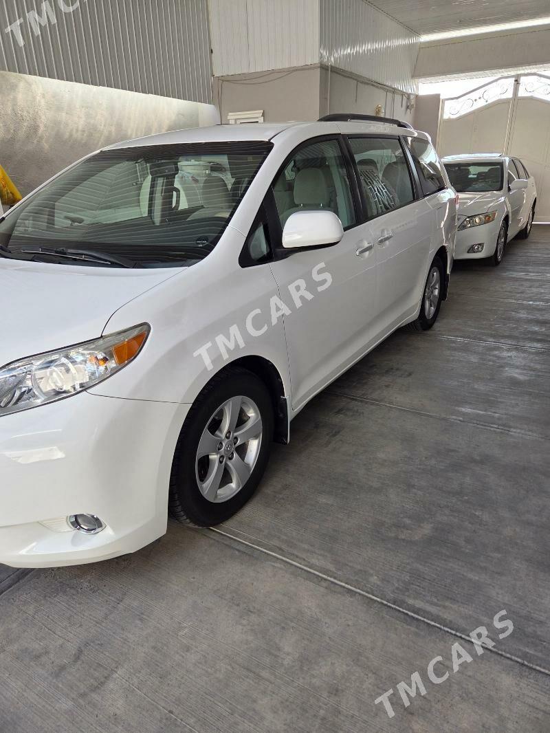 Toyota Sienna 2011 - 350 000 TMT - Ашхабад - img 2