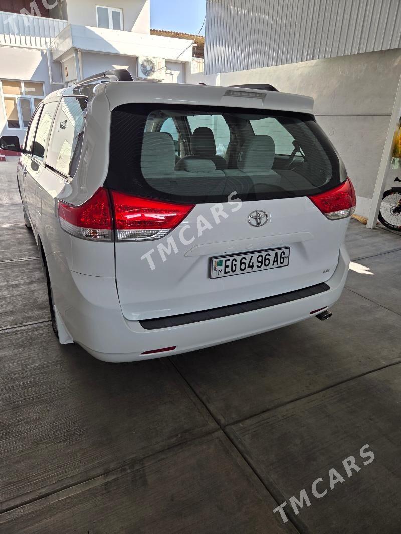 Toyota Sienna 2011 - 350 000 TMT - Ашхабад - img 3