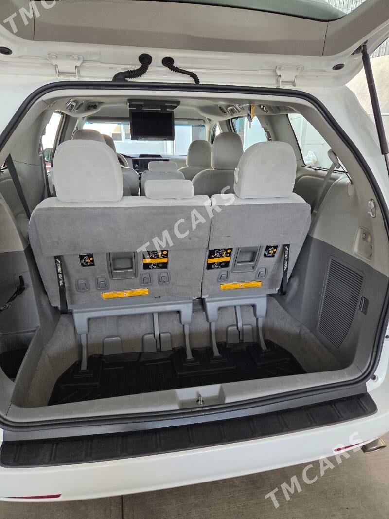 Toyota Sienna 2011 - 350 000 TMT - Ашхабад - img 4