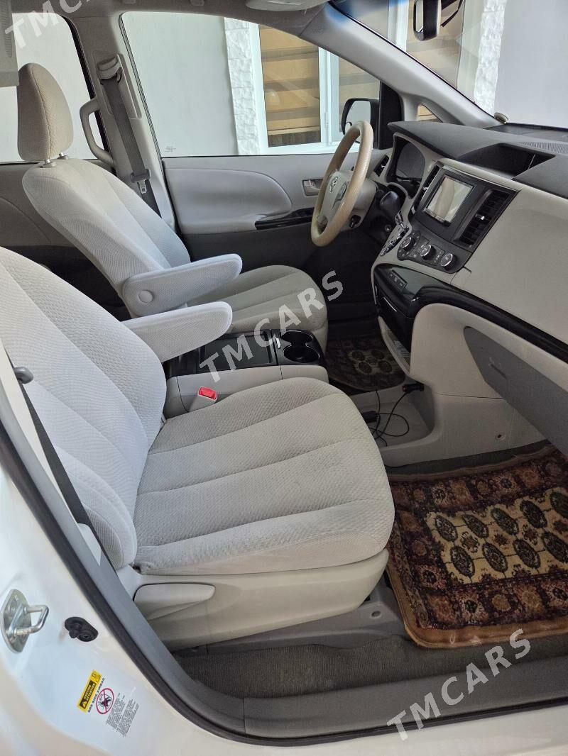 Toyota Sienna 2011 - 350 000 TMT - Ашхабад - img 9