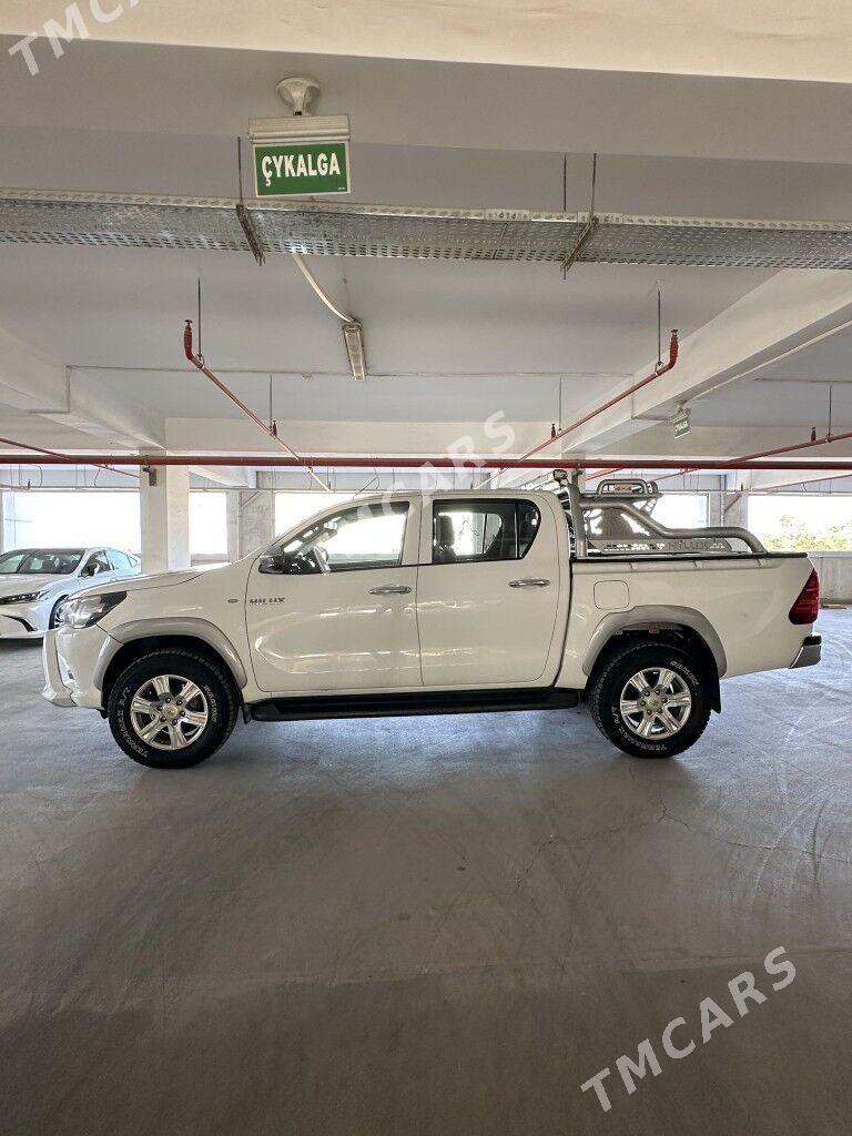 Toyota Hilux 2017 - 480 000 TMT - Aşgabat - img 5