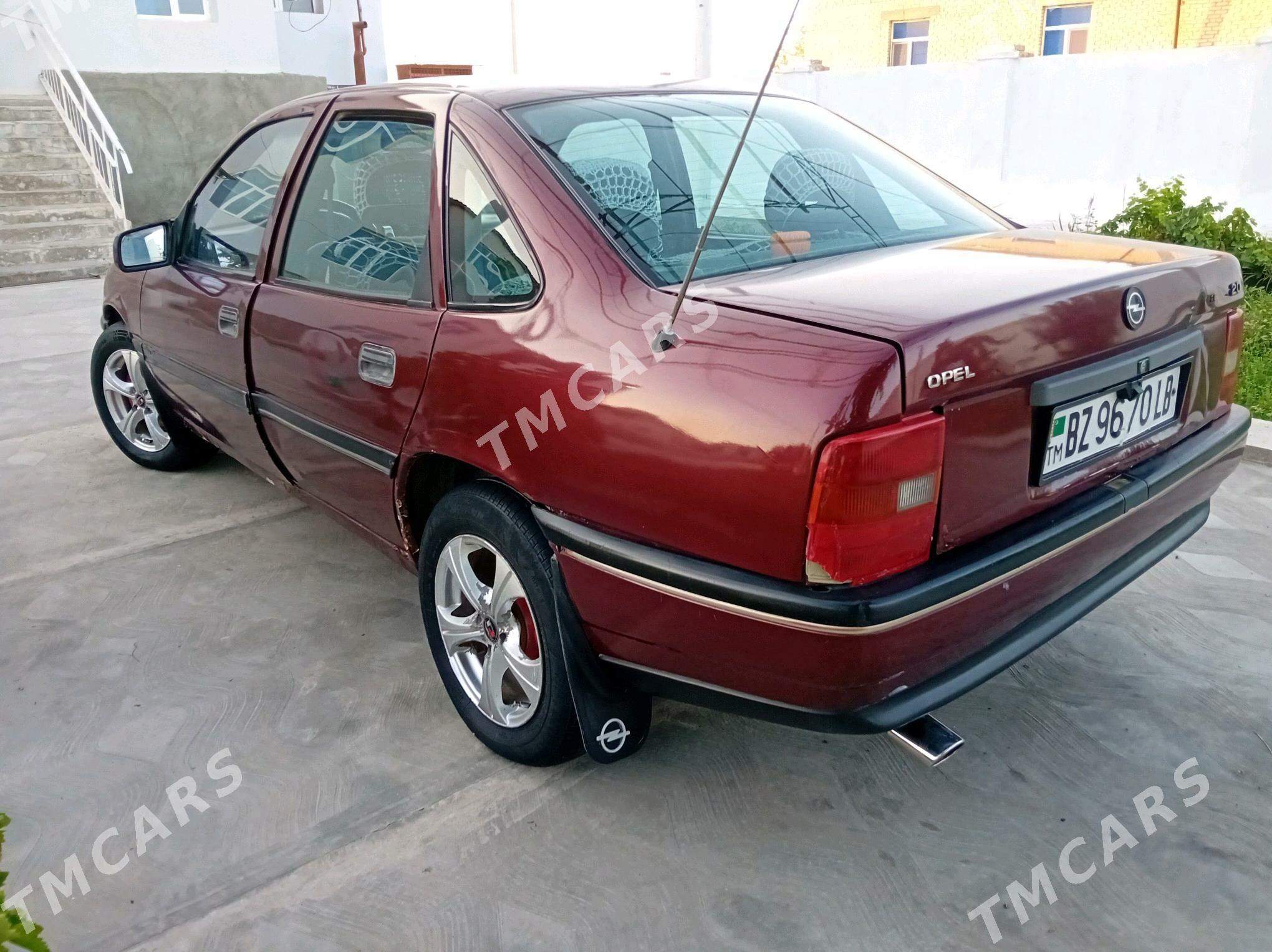 Opel Vectra 1990 - 35 000 TMT - Дянев - img 3
