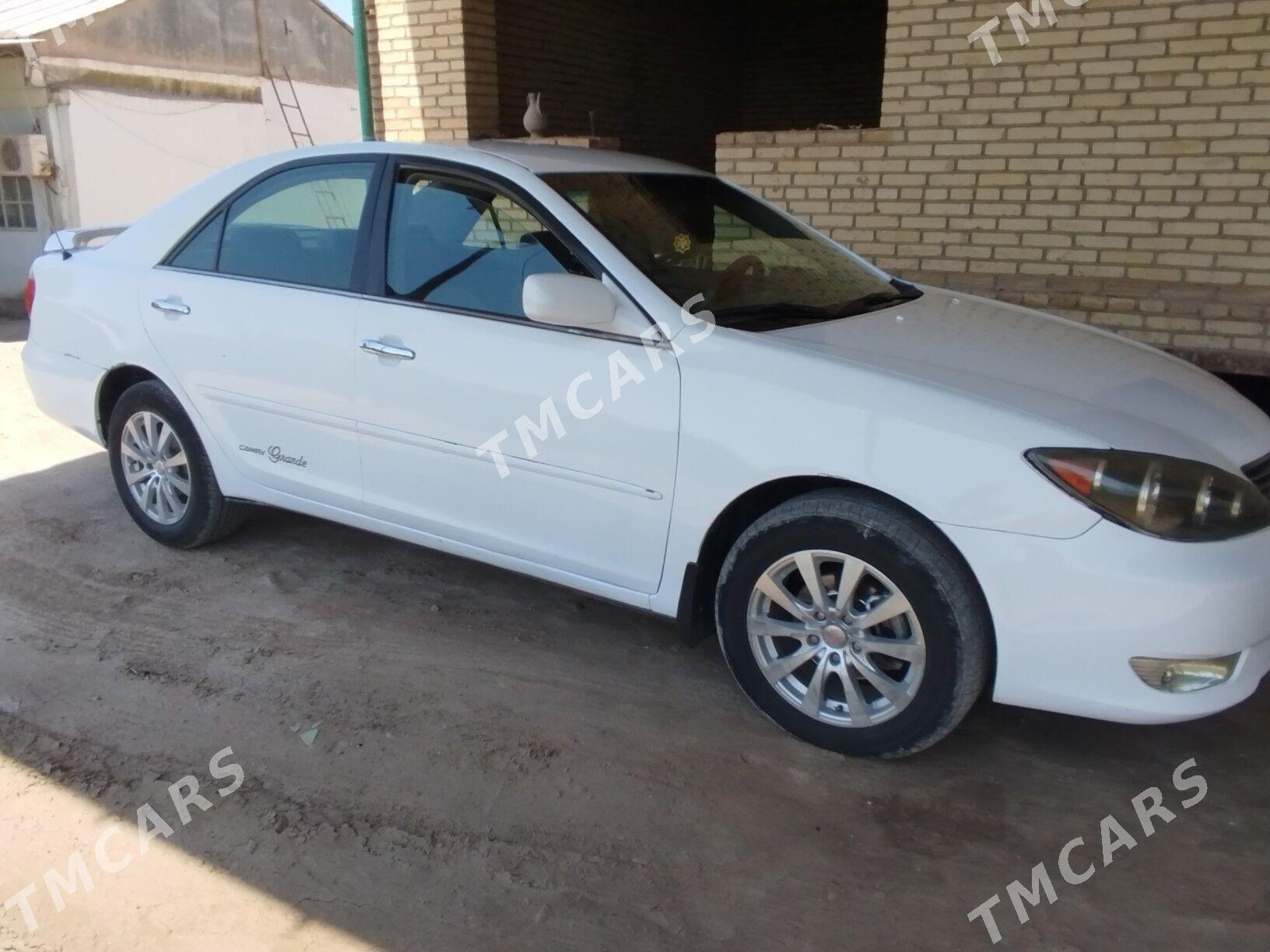 Toyota Camry 2005 - 145 000 TMT - Halaç - img 4