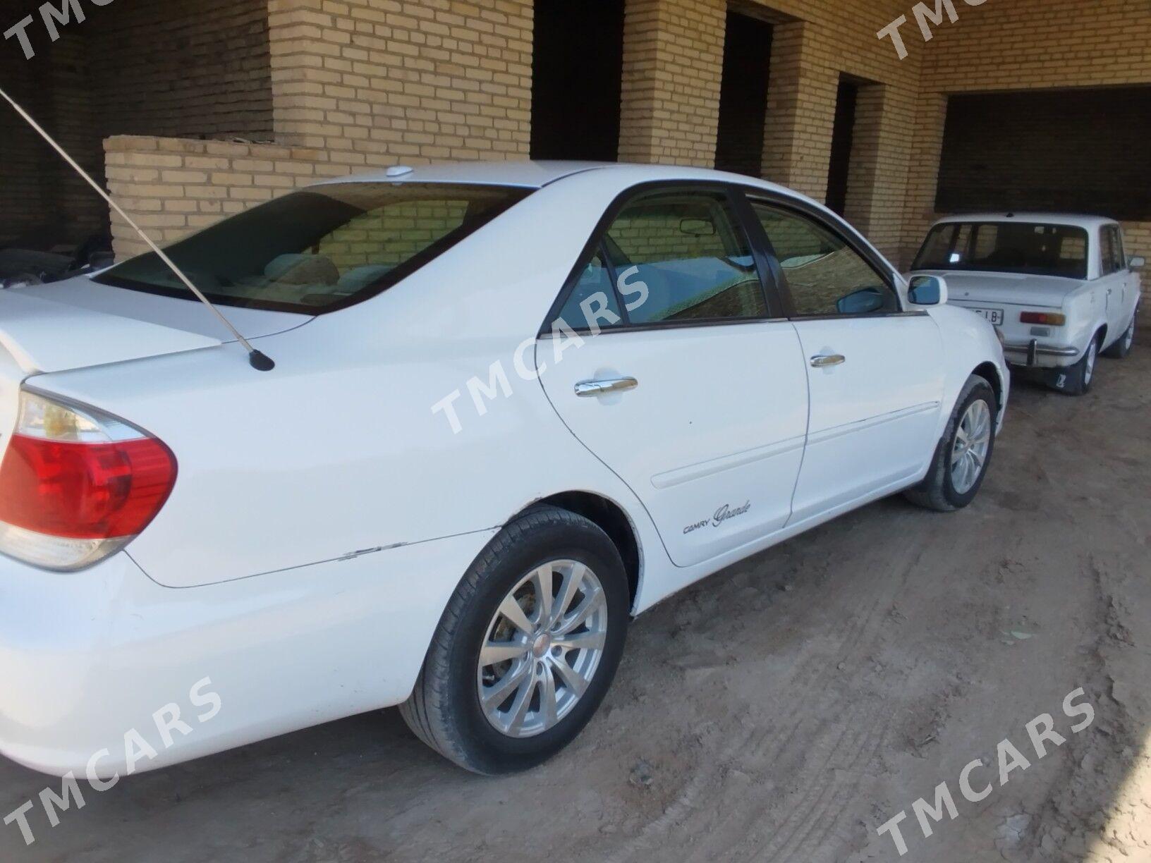 Toyota Camry 2005 - 145 000 TMT - Halaç - img 8