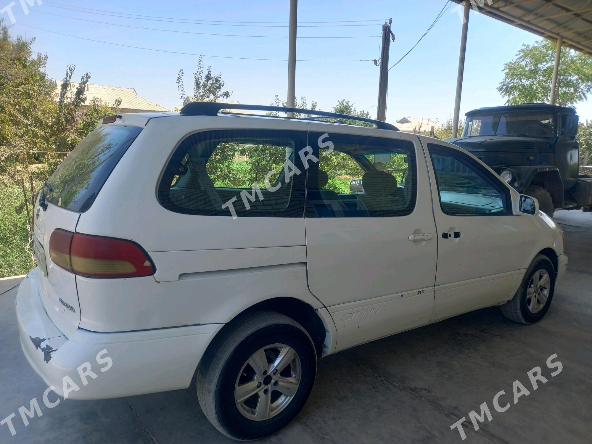 Toyota Sienna 2002 - 100 000 TMT - Мары - img 4
