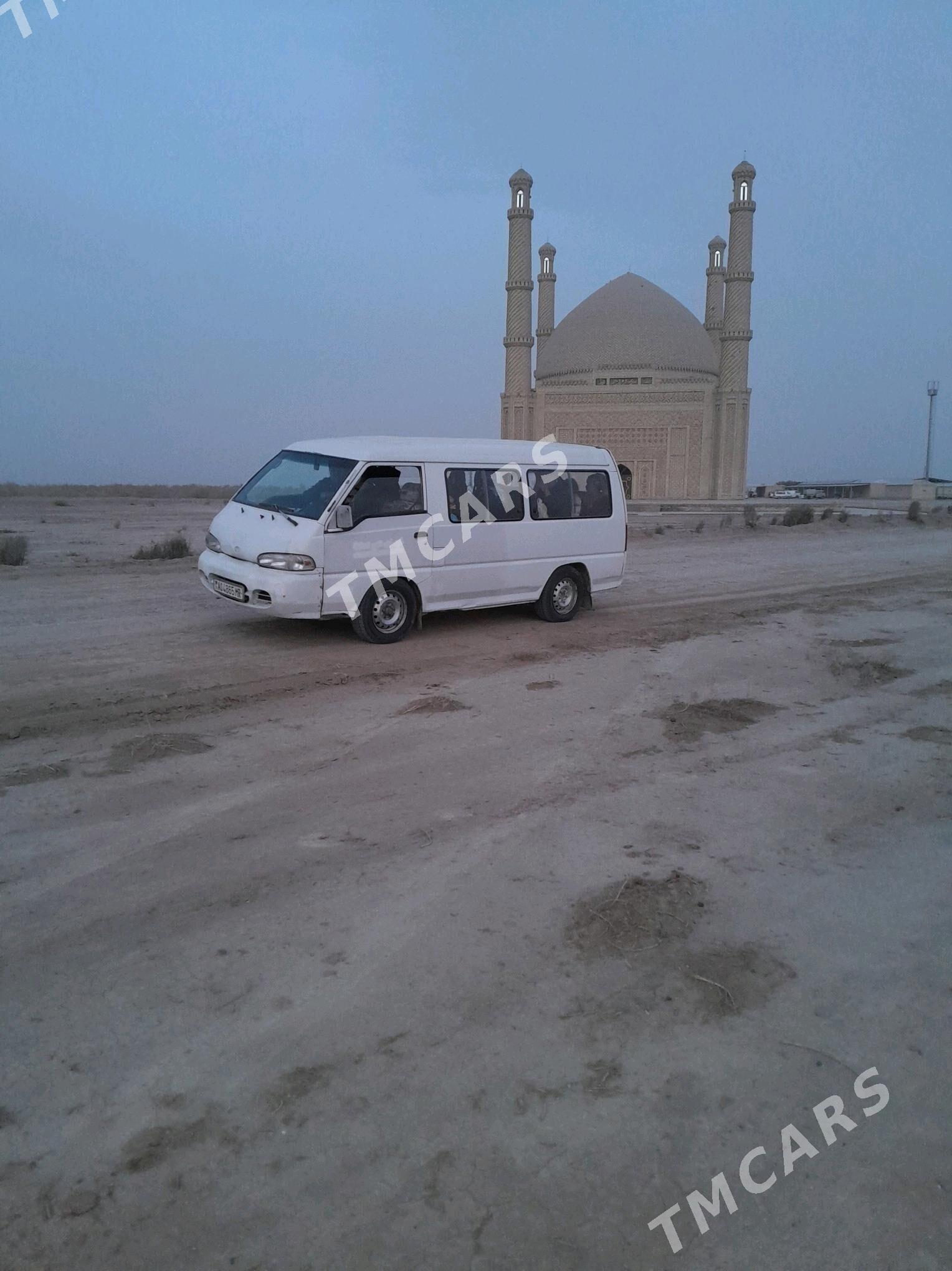 Toyota Hiace 1998 - 45 000 TMT - Байрамали - img 3