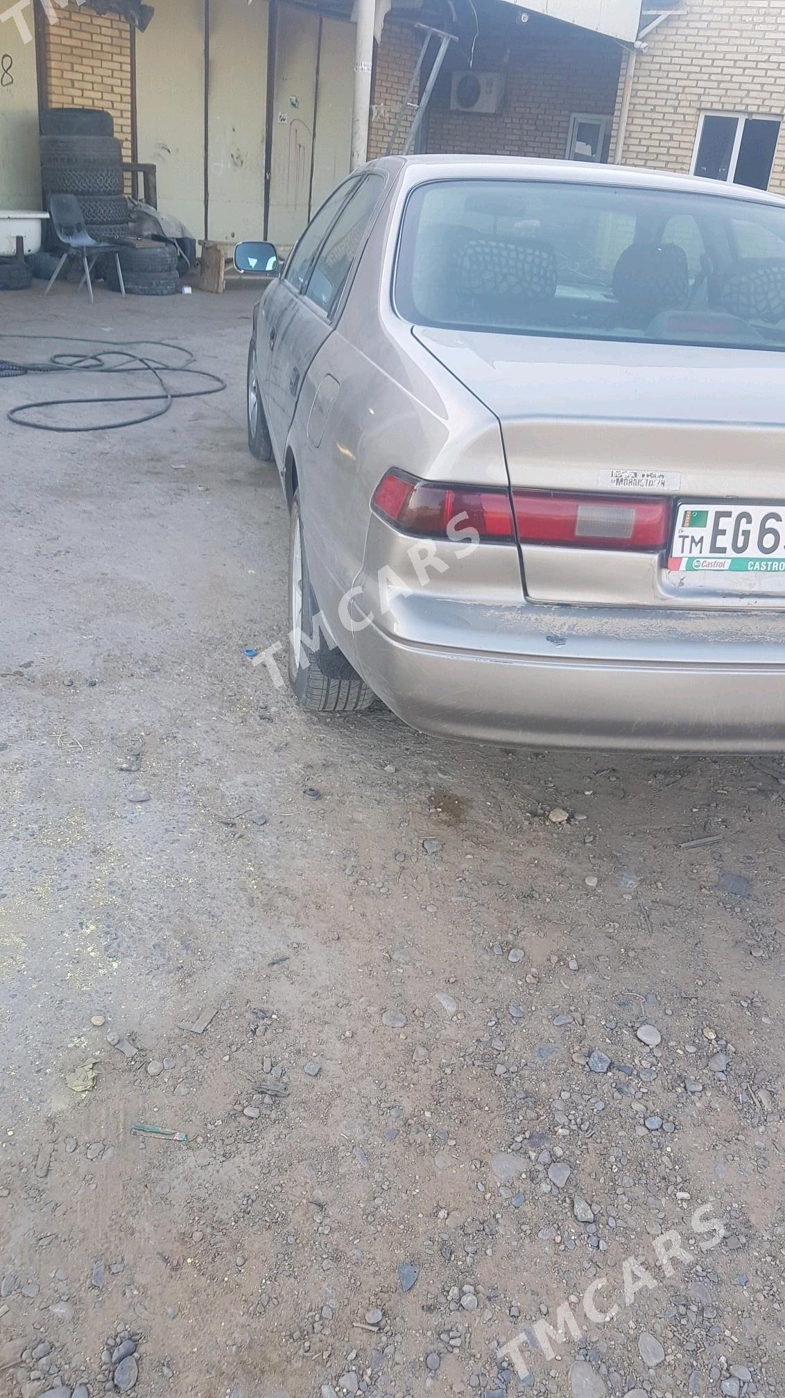 Toyota Camry 1999 - 110 000 TMT - Ёлётен - img 4