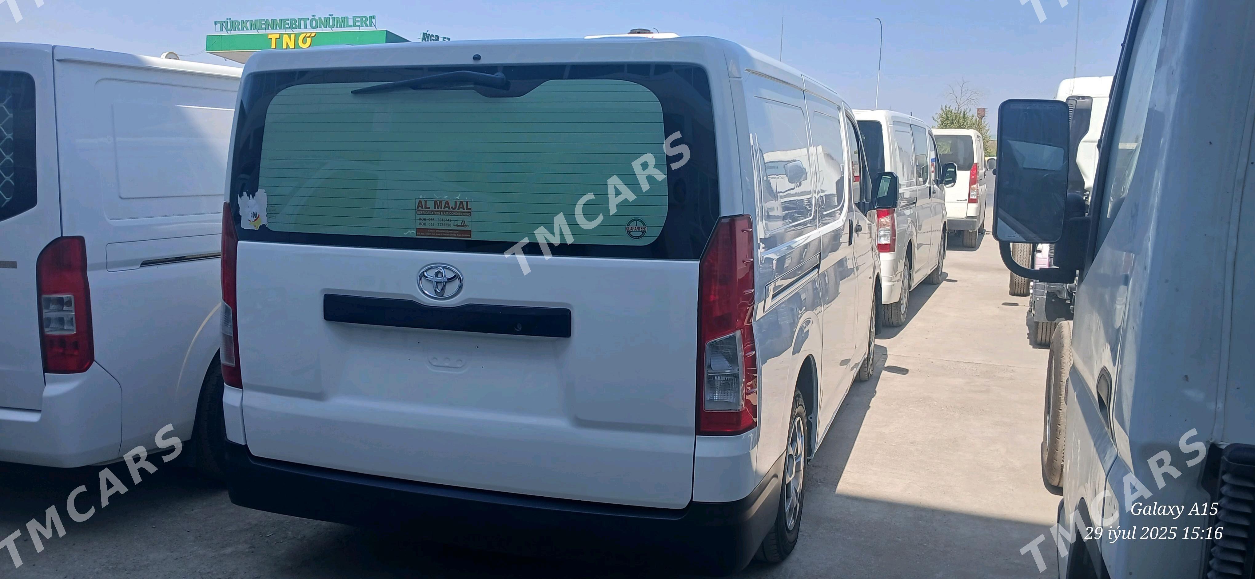 Toyota Hiace 2021 - 460 000 TMT - Мары - img 2