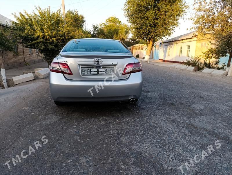 Toyota Camry 2010 - 170 000 TMT - Ёлётен - img 10