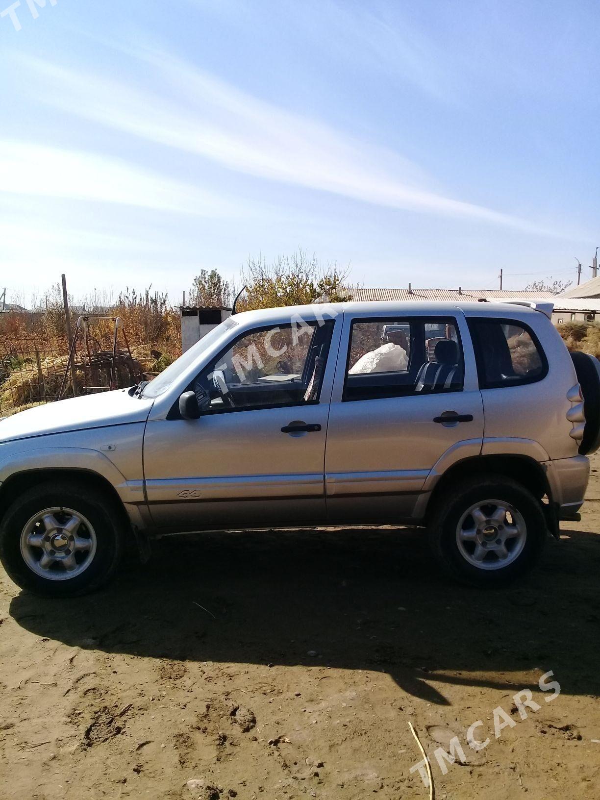 Chevrolet Niva 2005 - 110 000 TMT - Теджен - img 2