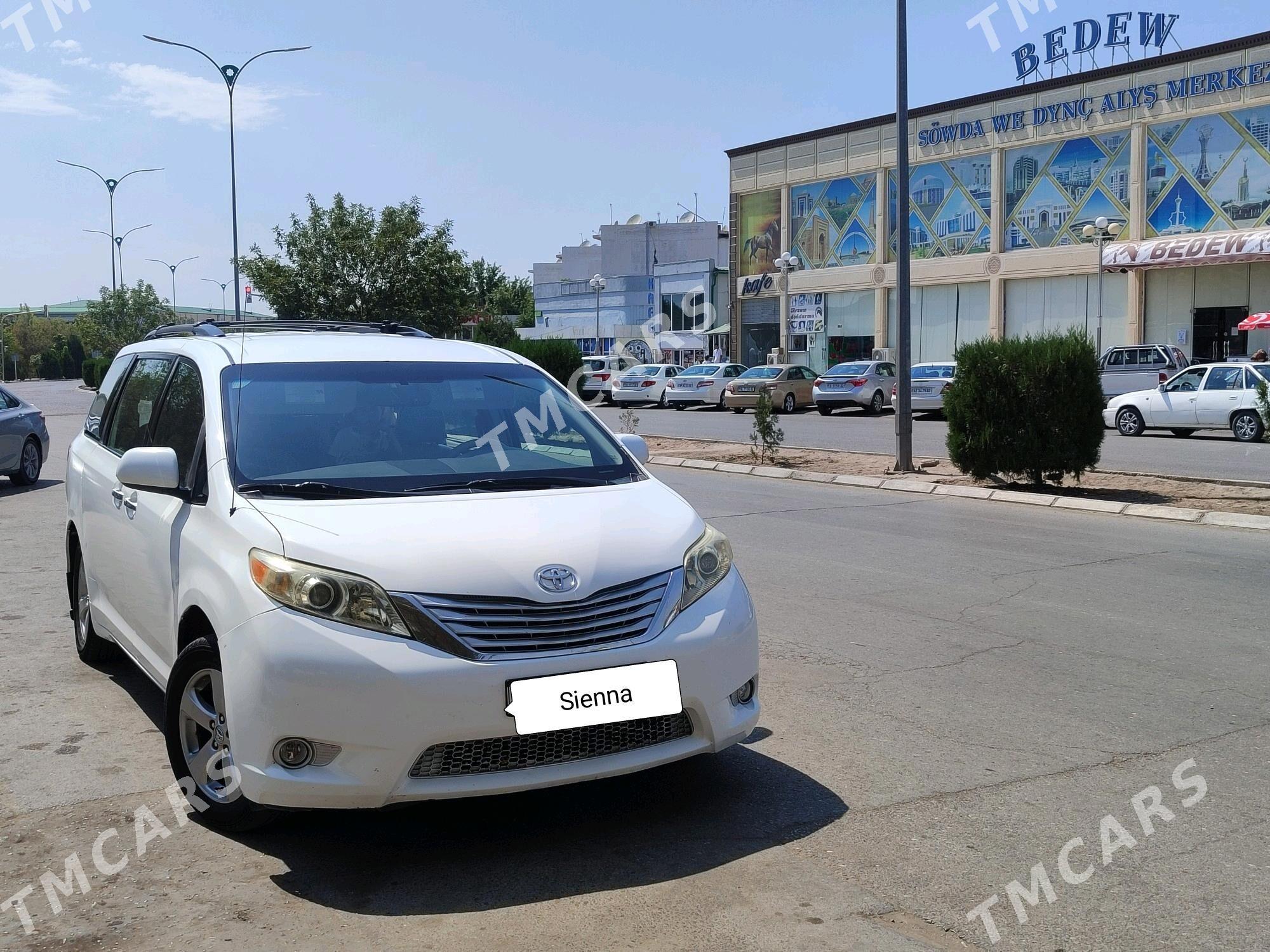 Toyota Sienna 2011 - 270 000 TMT - Köneürgenç - img 3