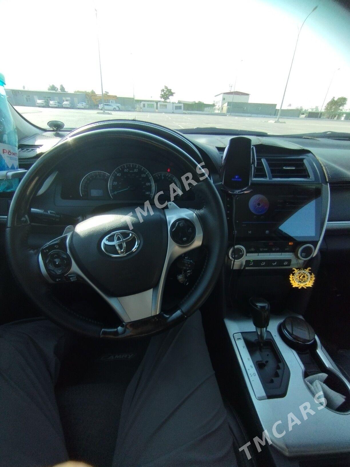 Toyota Camry 2014 - 200 000 TMT - 8 мкр - img 3