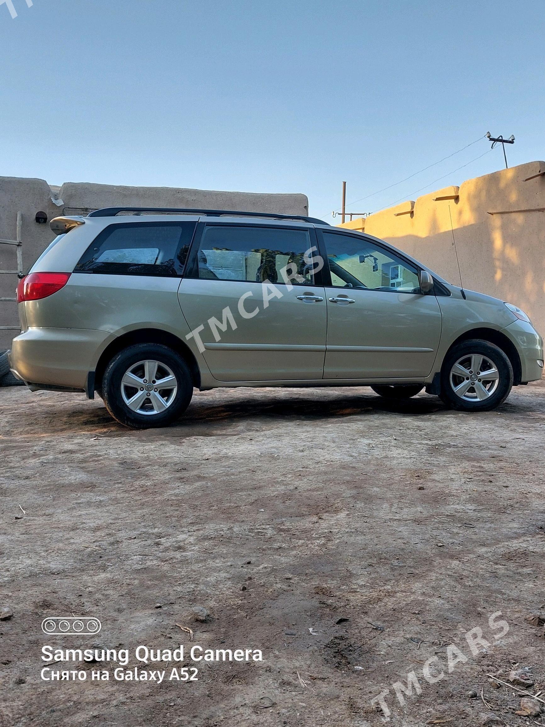 Toyota Sienna 2009 - 200 000 TMT - Türkmenbaşy etr. - img 2