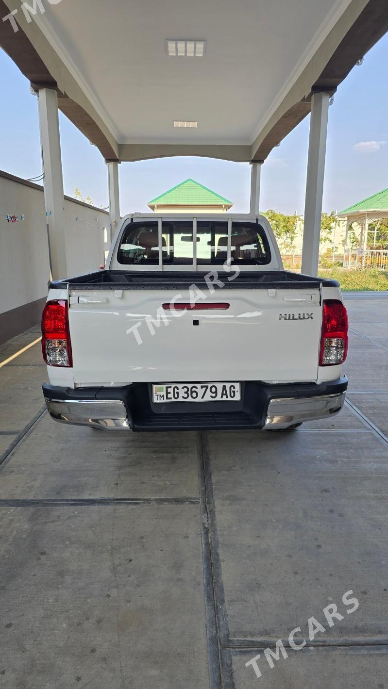 Toyota Hilux 2020 - 370 000 TMT - Aşgabat - img 4